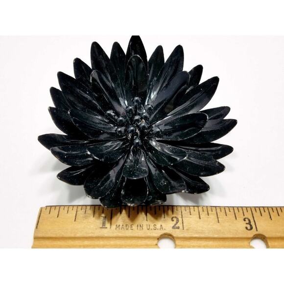 Vintage 1960s Black Enamel Flower Brooch Large Metal Daisy Copper Base - Picture 2 of 10